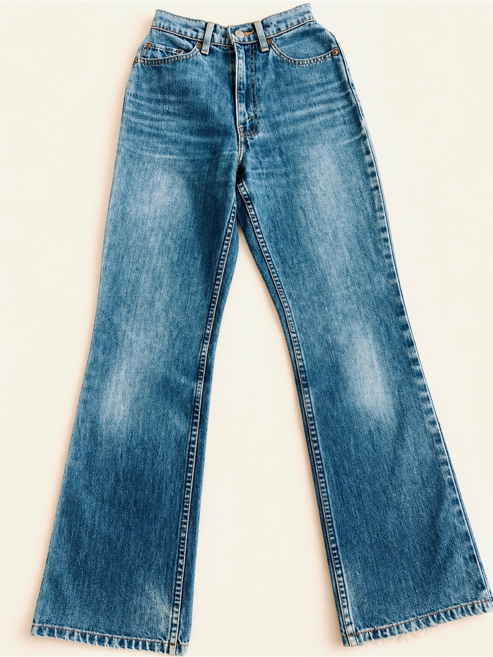 Vintage Levi’s 517 Bootcut Jeans – High Rise, Perfect Wash 🤍 Approx, 23 waist